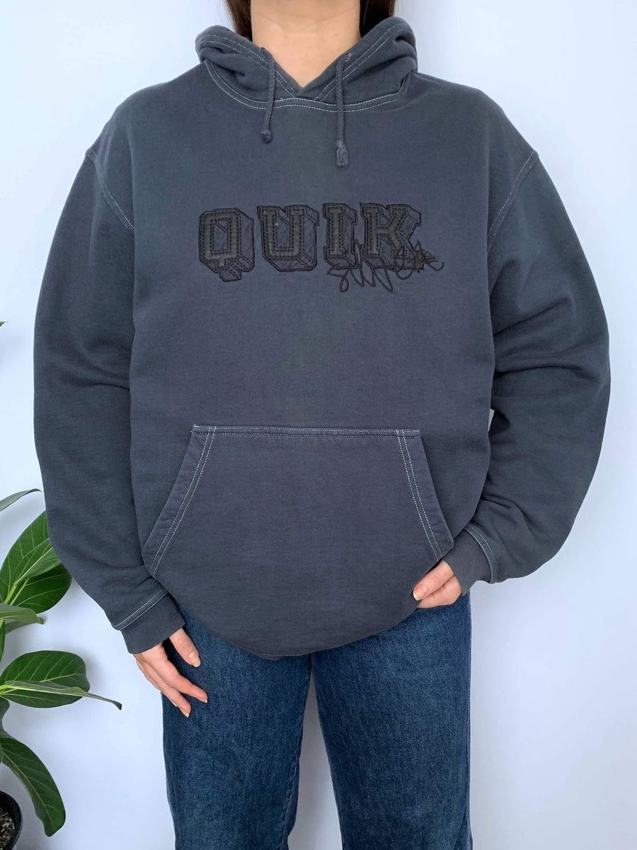 VINTAGE QUIKSILVER SPELLOUT HOODIE - M