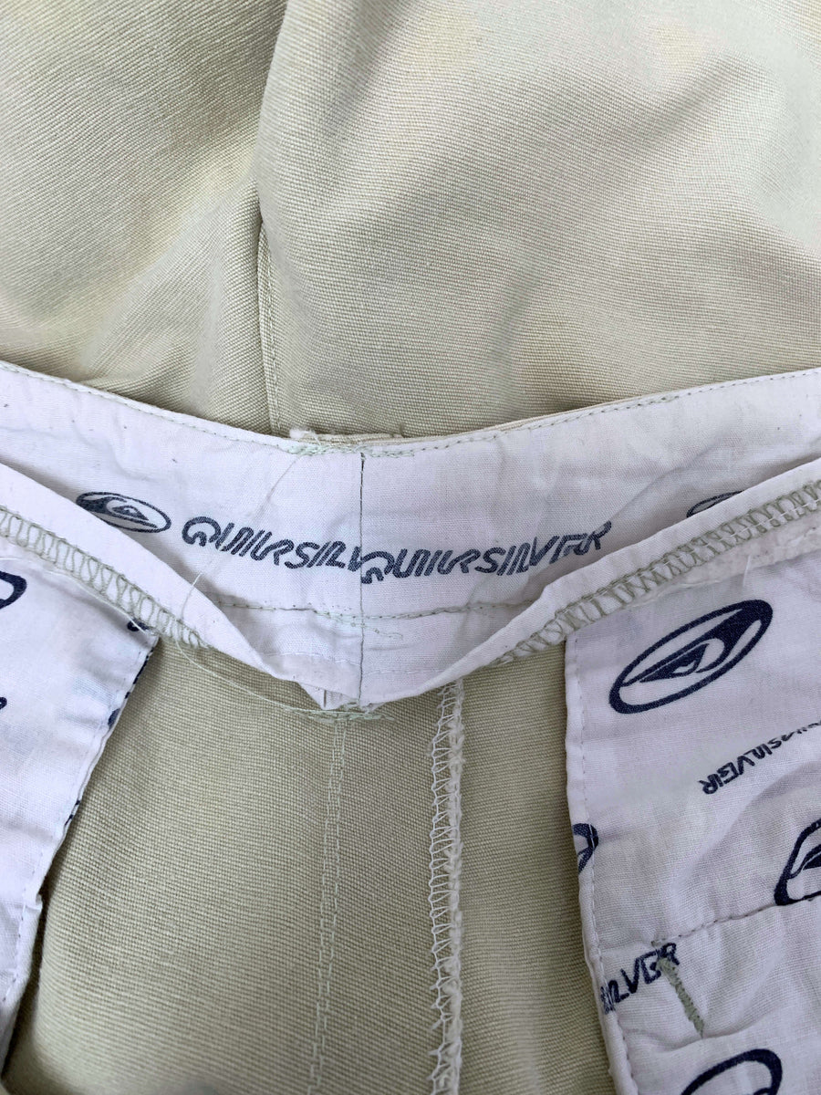 90S QUIKSILVER EMBROIDERED CARGO SHORTS - W32