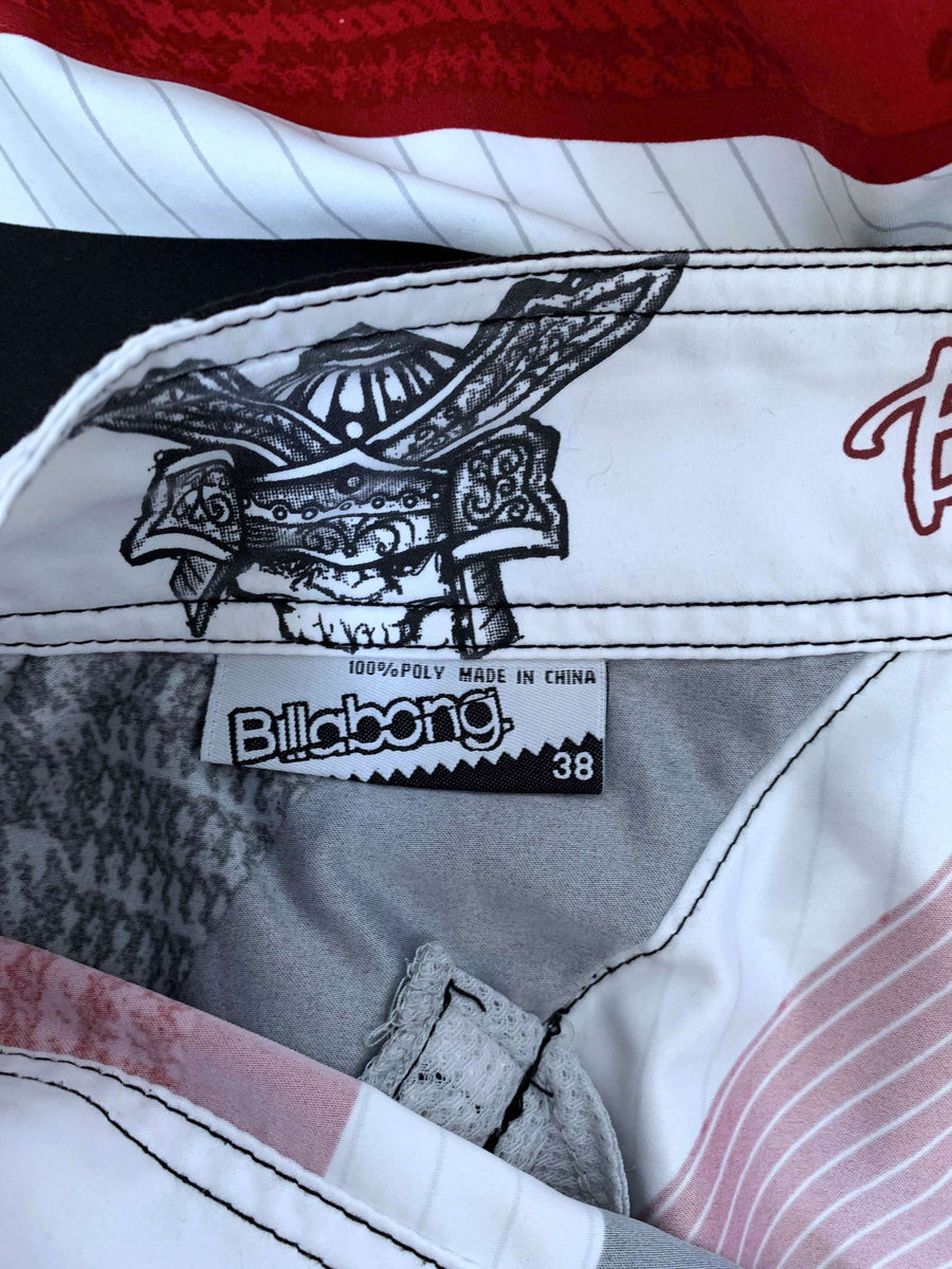 Y2K BILLABONG ANDY IRONS SAMURAI BOARDIES - W37