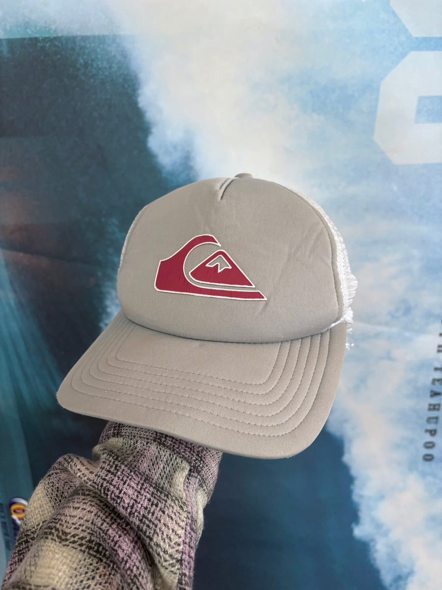 VINTAGE QUIKSILVER LOGO TRUCKER CAP