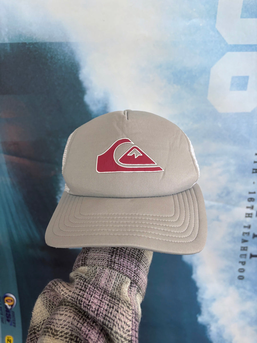 VINTAGE QUIKSILVER LOGO TRUCKER CAP