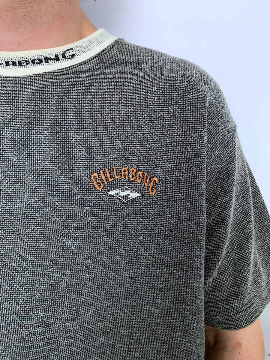 90S BILLABONG KNIT SPELLOUT COLLAR TEE - M