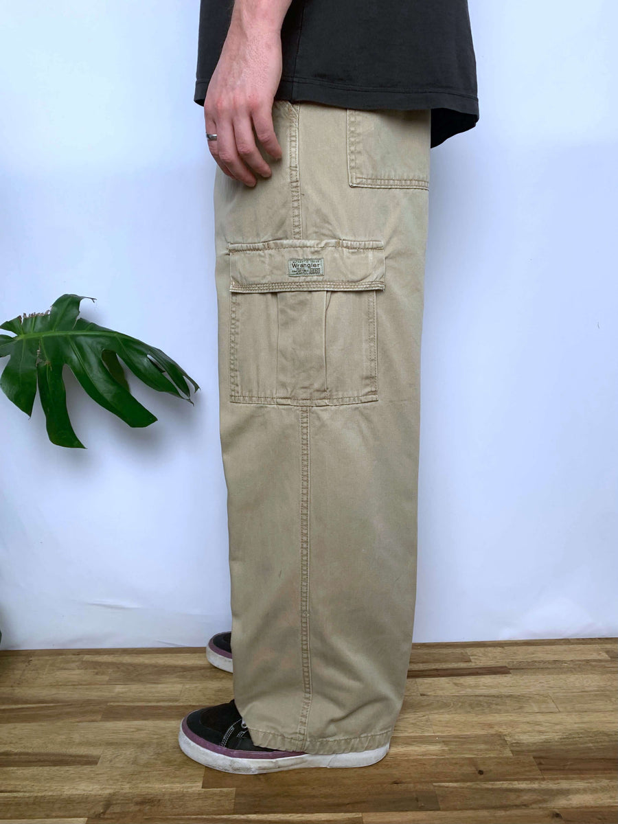 BAGGY VINTAGE WRANGLER CARGO PANTS - W35