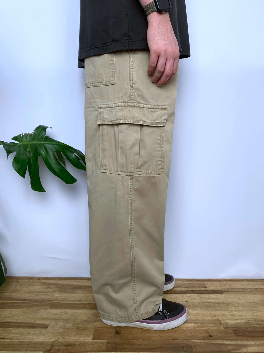 BAGGY VINTAGE WRANGLER CARGO PANTS - W35