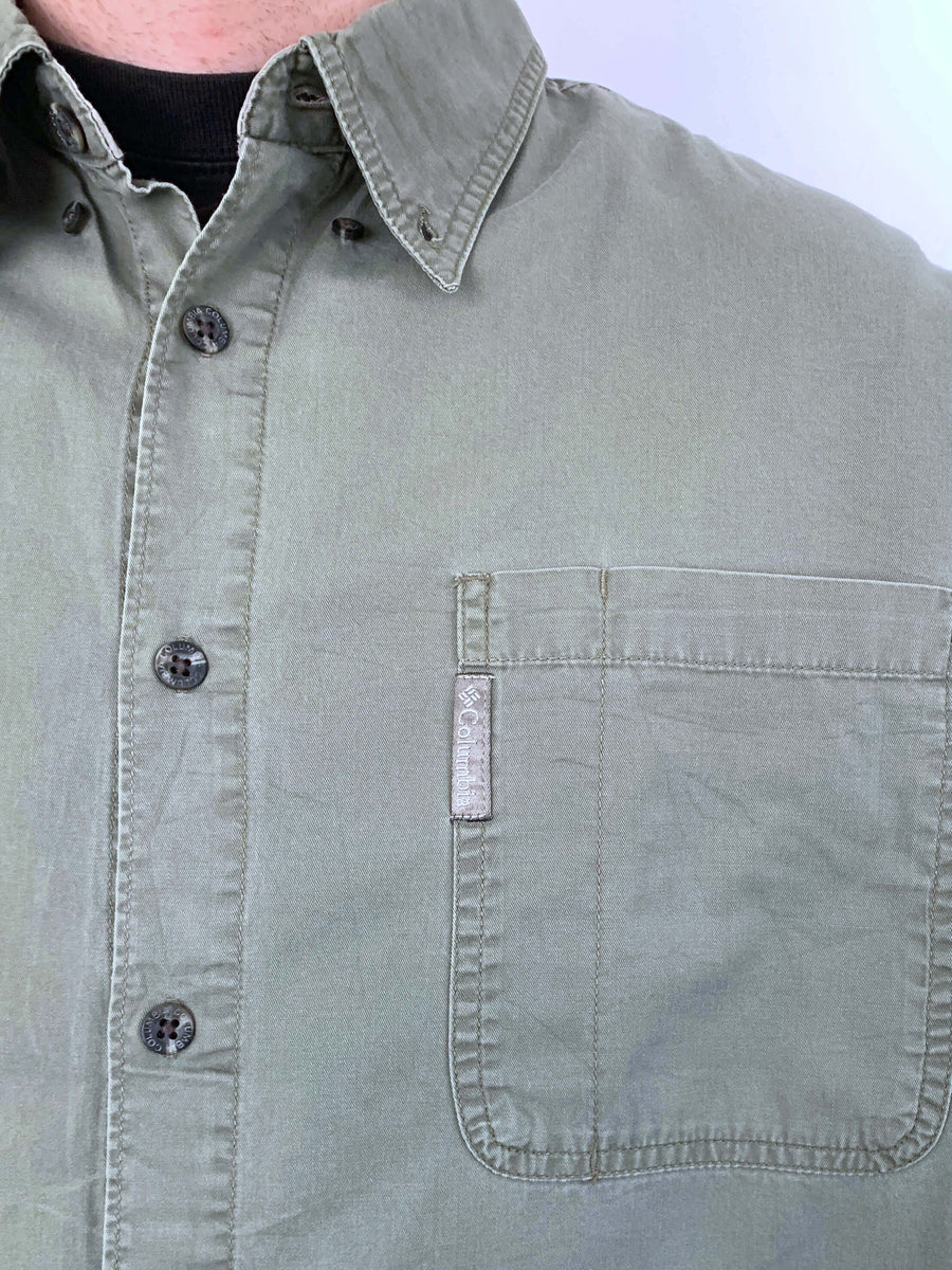 KHAKI VINTAGE COLUMBIA BUTTON DOWN - L