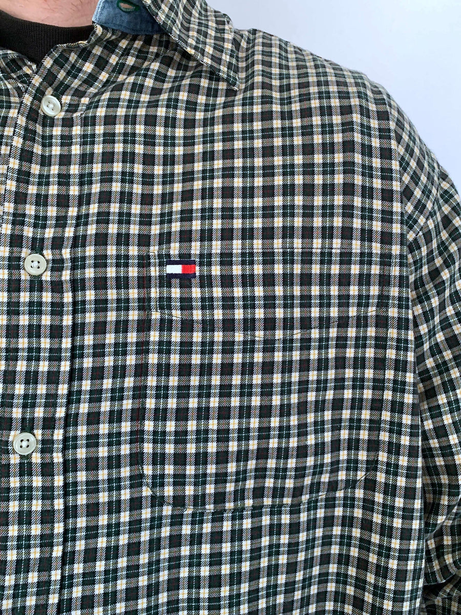 VINTAGE TOMMY CHECK BUTTON UP - L