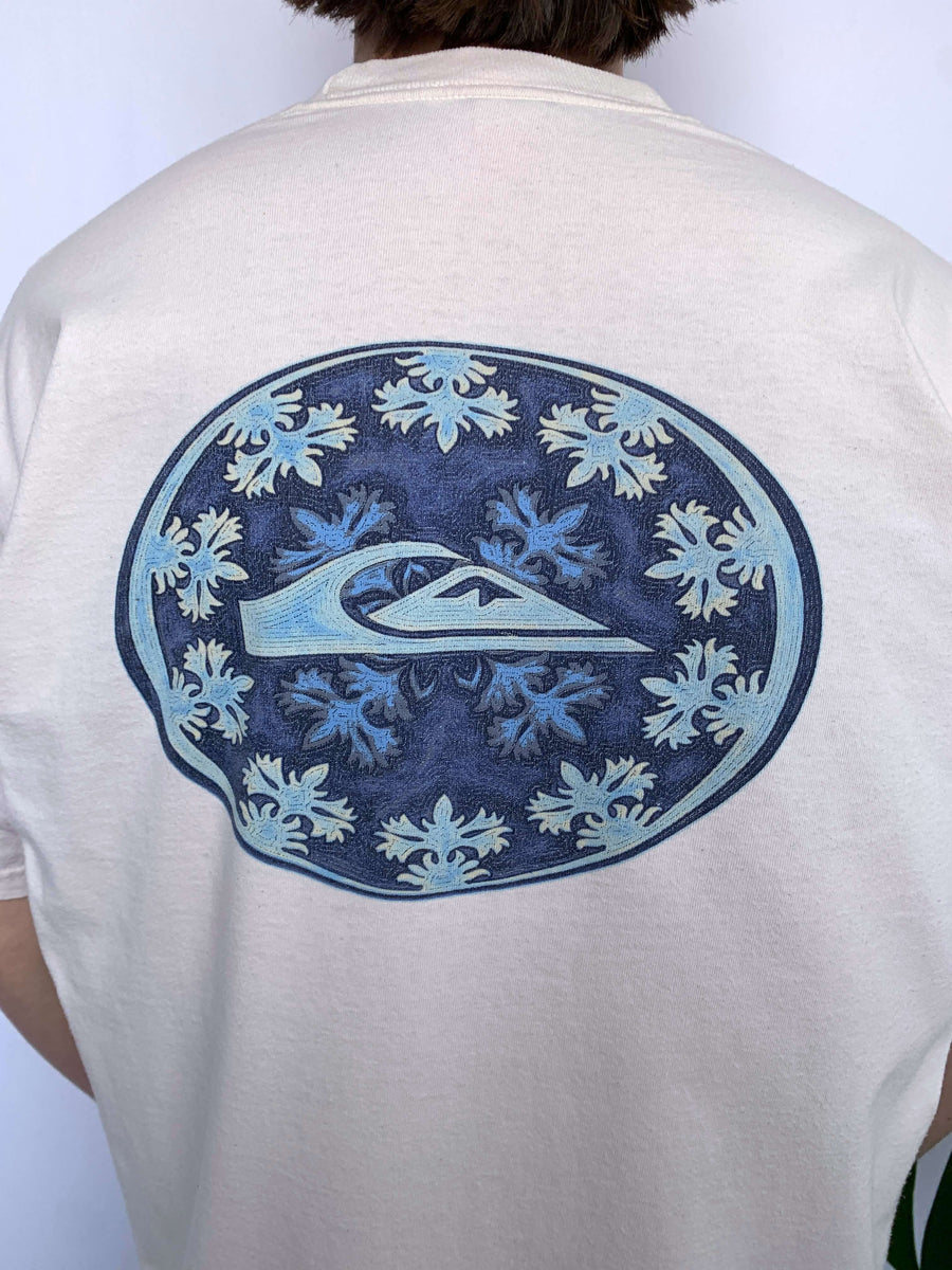 CREAM 90S QUIKSILVER GRAPHIC TEE - L