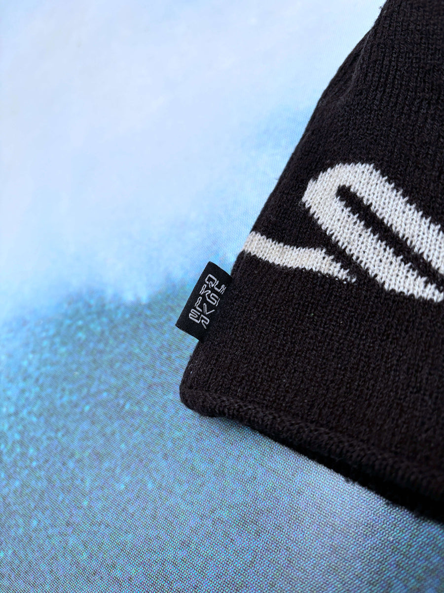VINTAGE QUIKSILVER SPELLOUT SKULL BEANIE