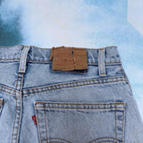 CLASSIC LIGHTWASH LEVI'S JEANS - W31/32