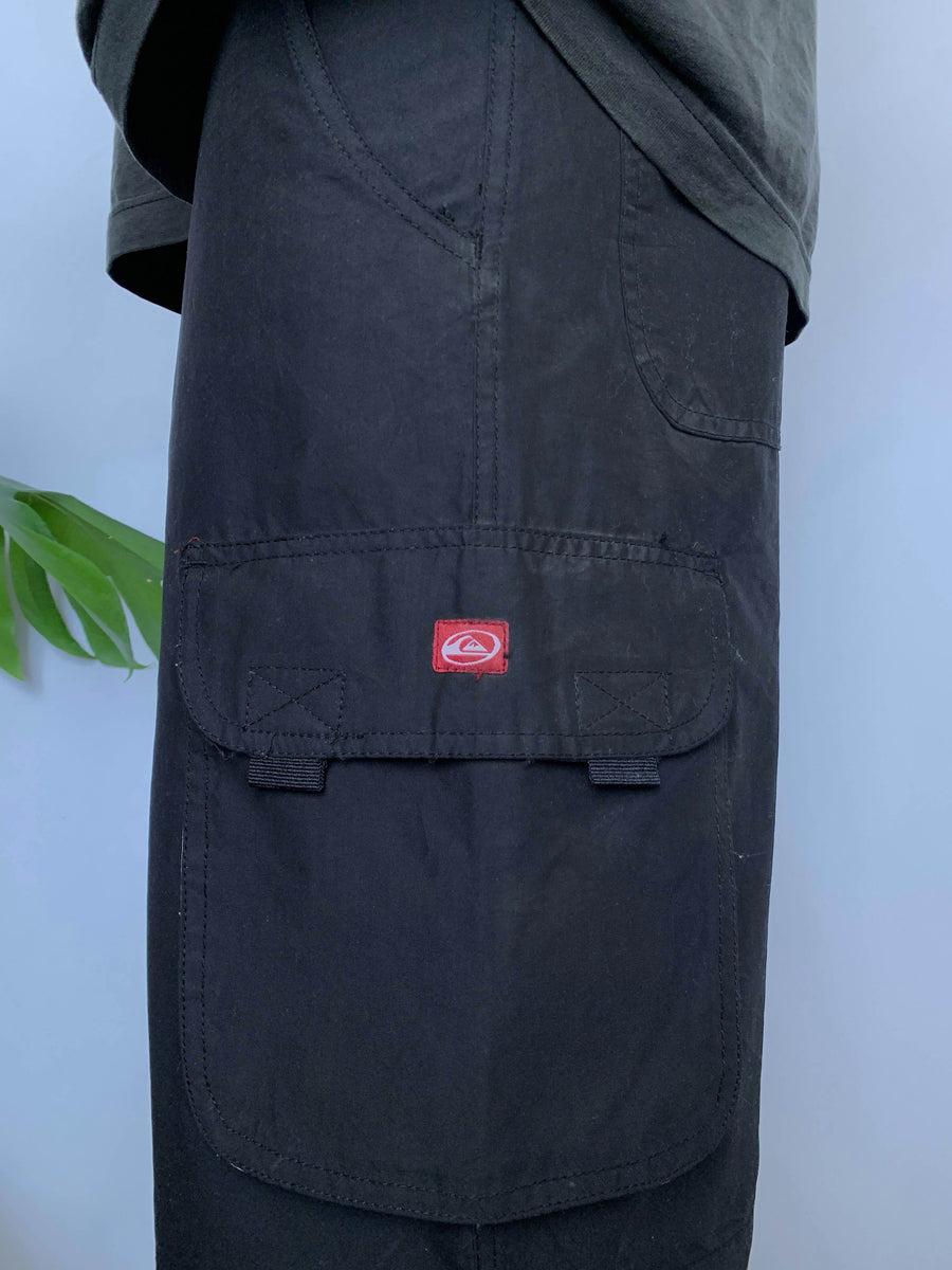 BAGGY VINTAGE QUIKSILVER CARGO SHORTS - W33