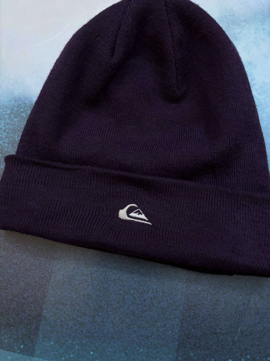 PURPLE VINTAGE QUIKSILVER EMBROIDERED BEANIE