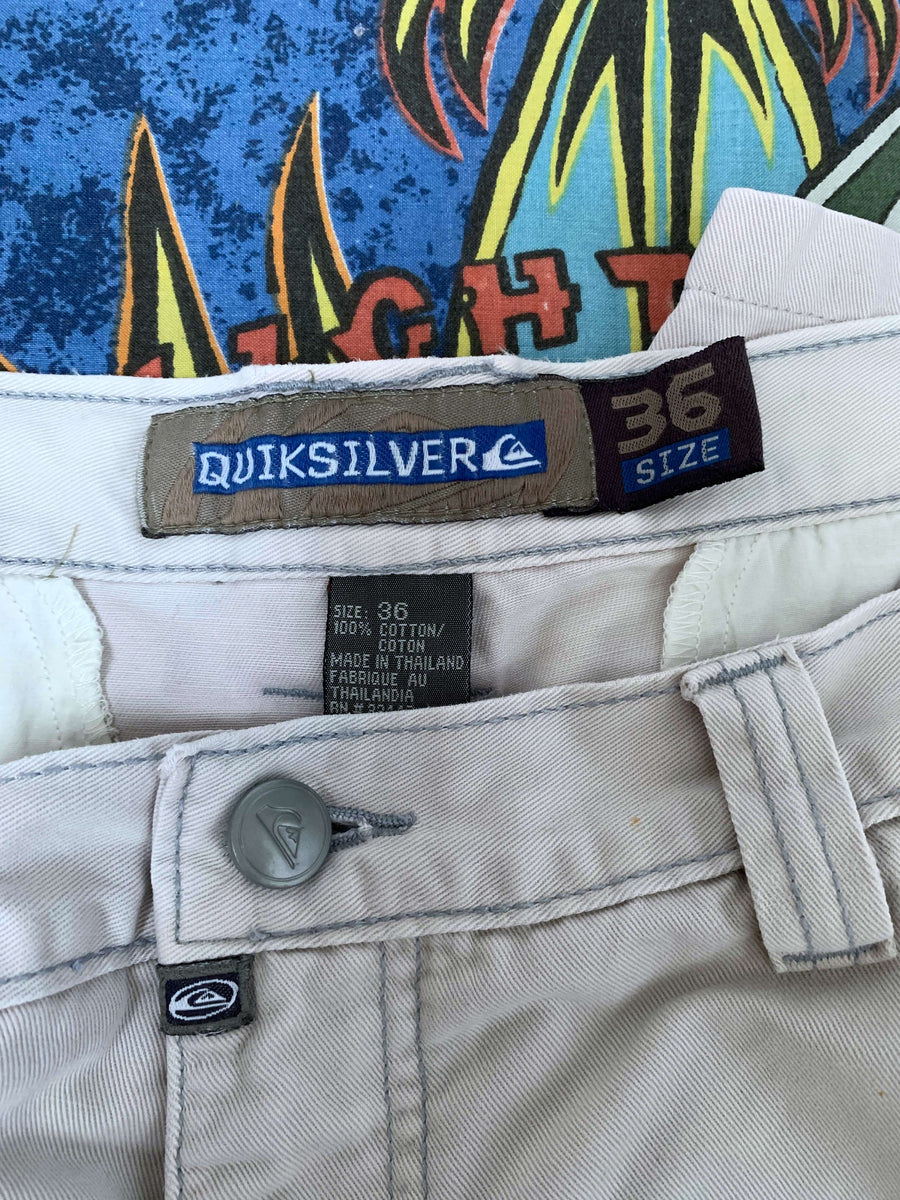 VINTAGE QUIKSILVER 3/4 CARGO SHORTS - W36