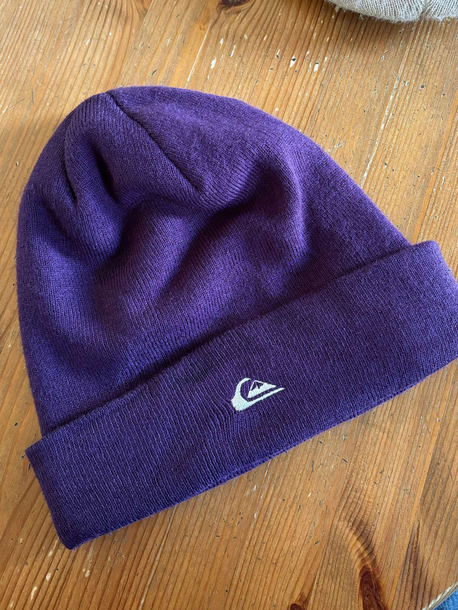 PURPLE VINTAGE QUIKSILVER EMBROIDERED BEANIE