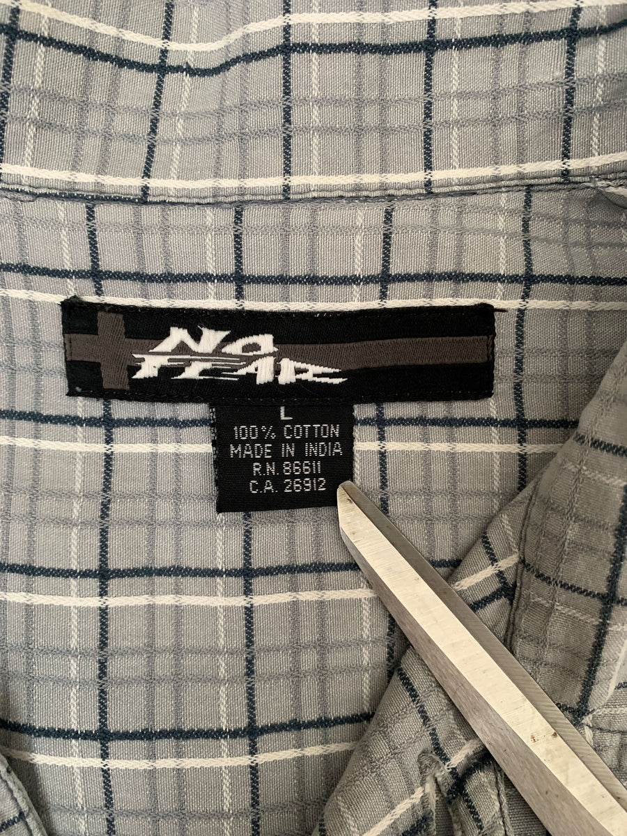 VINTAGE NO FEAR CHECK BUTTON UP - L