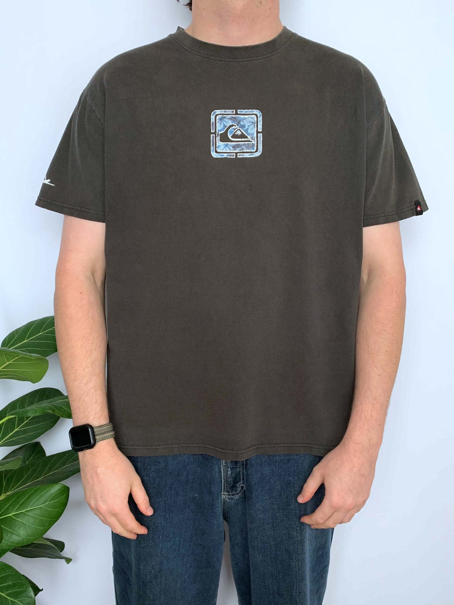 FADED VINTAGE QUIKSILVER HIBISCUS GRAPHIC TEE - M/L