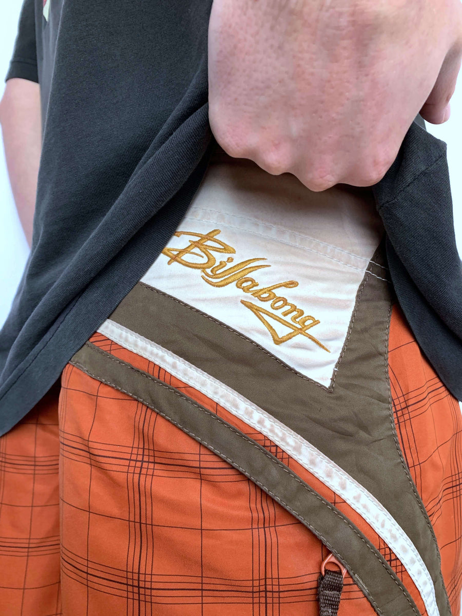 Y2K BILLABONG LOGO BOARDIES - W34