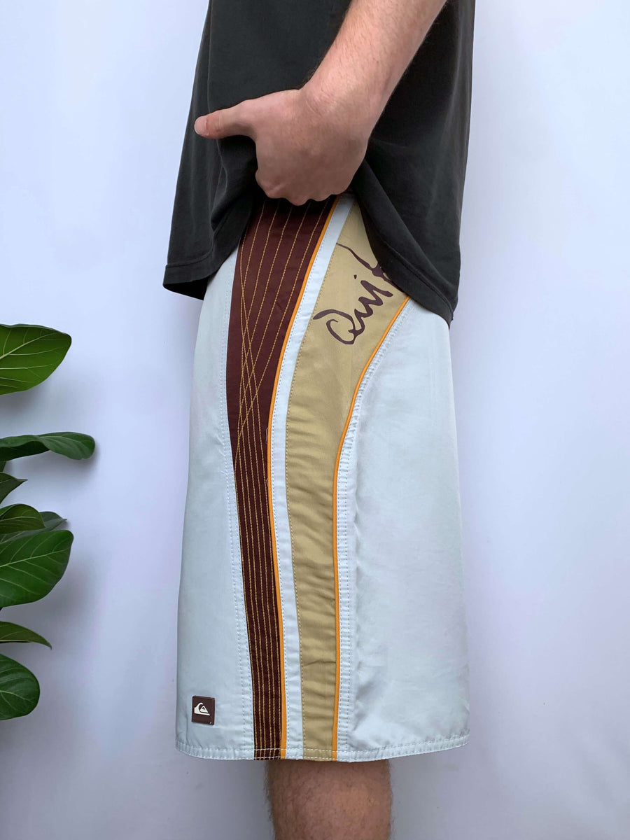 BAGGY VINTAGE QUIKSILVER BOARDIES - W34