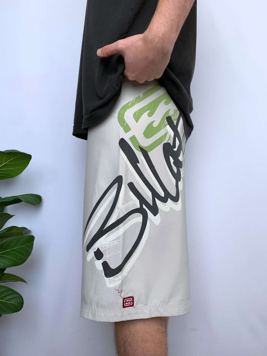 BAGGY Y2K BILLABONG HUGE SPELLOUT BOARDIES - W33