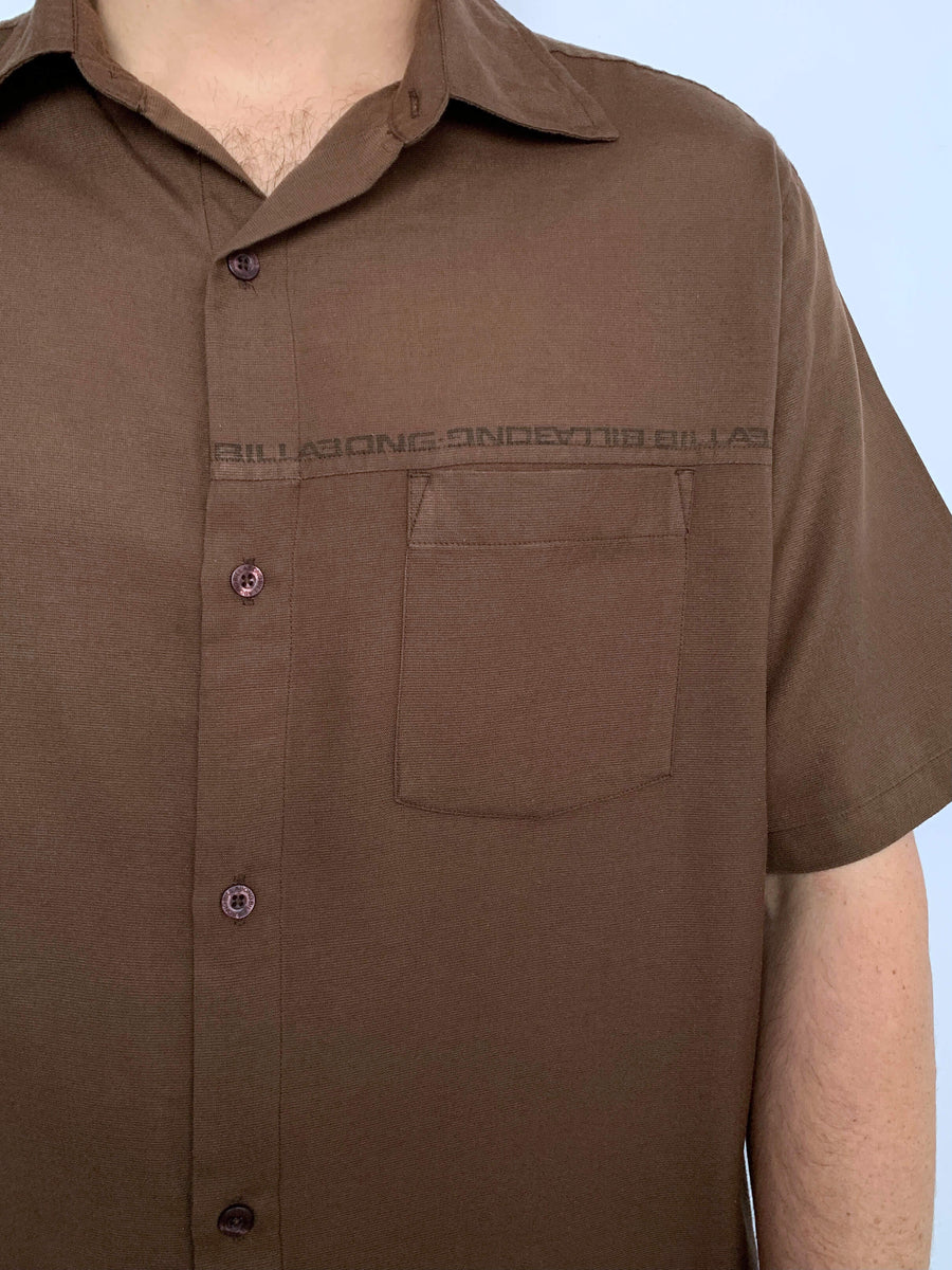 VINTAGE BILLABONG SPELLOUT BUTTON UP - L