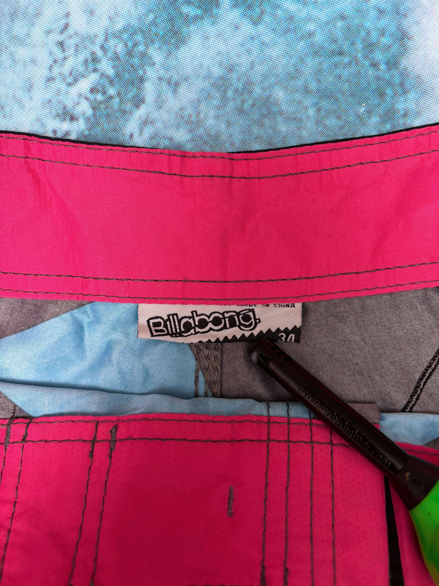 BOOTLEG Y2K BILLABONG BIG SPELLOUT BOARDIES - W33/34