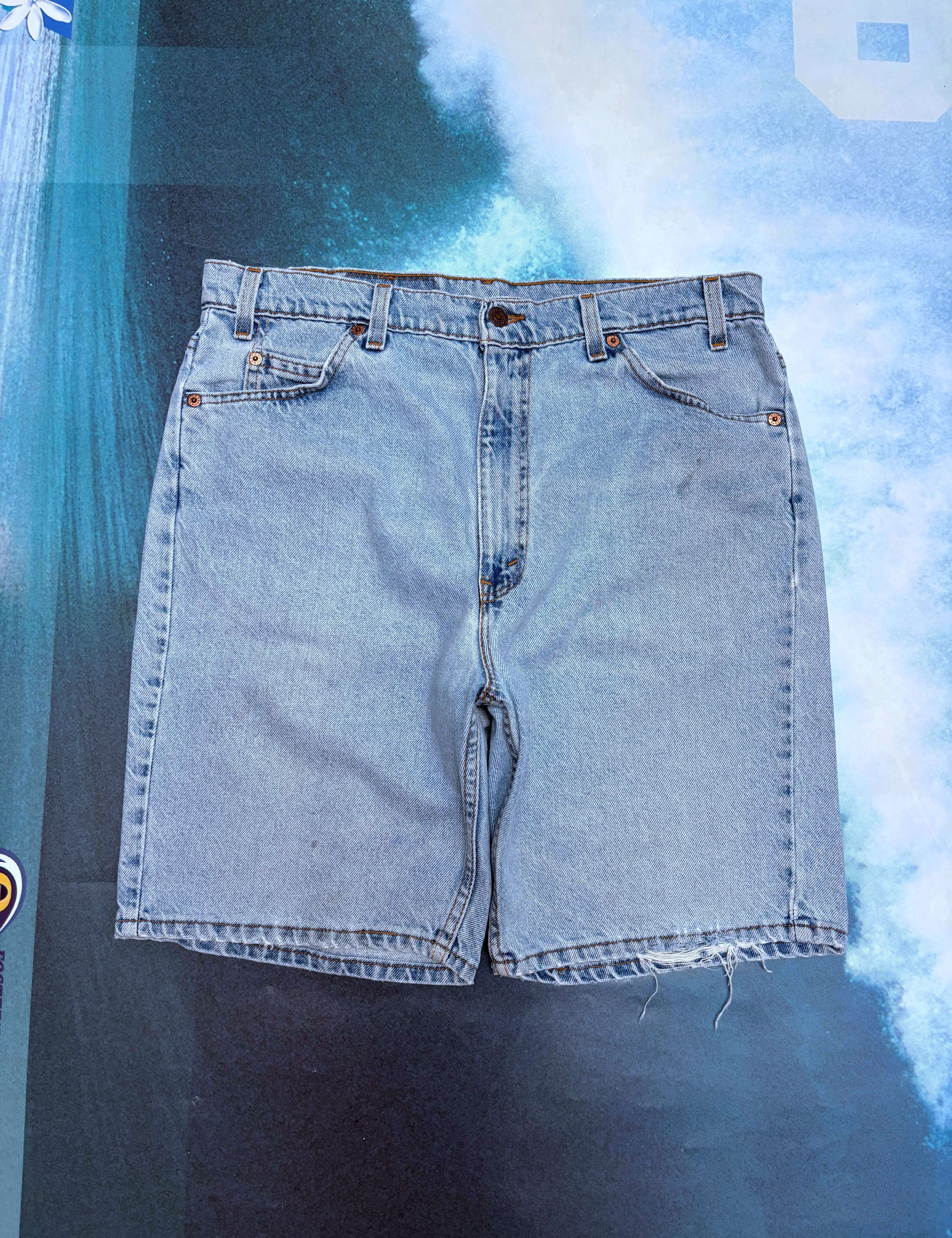 VINTAGE LEVIS WHITE TAB JORTS - W34/35