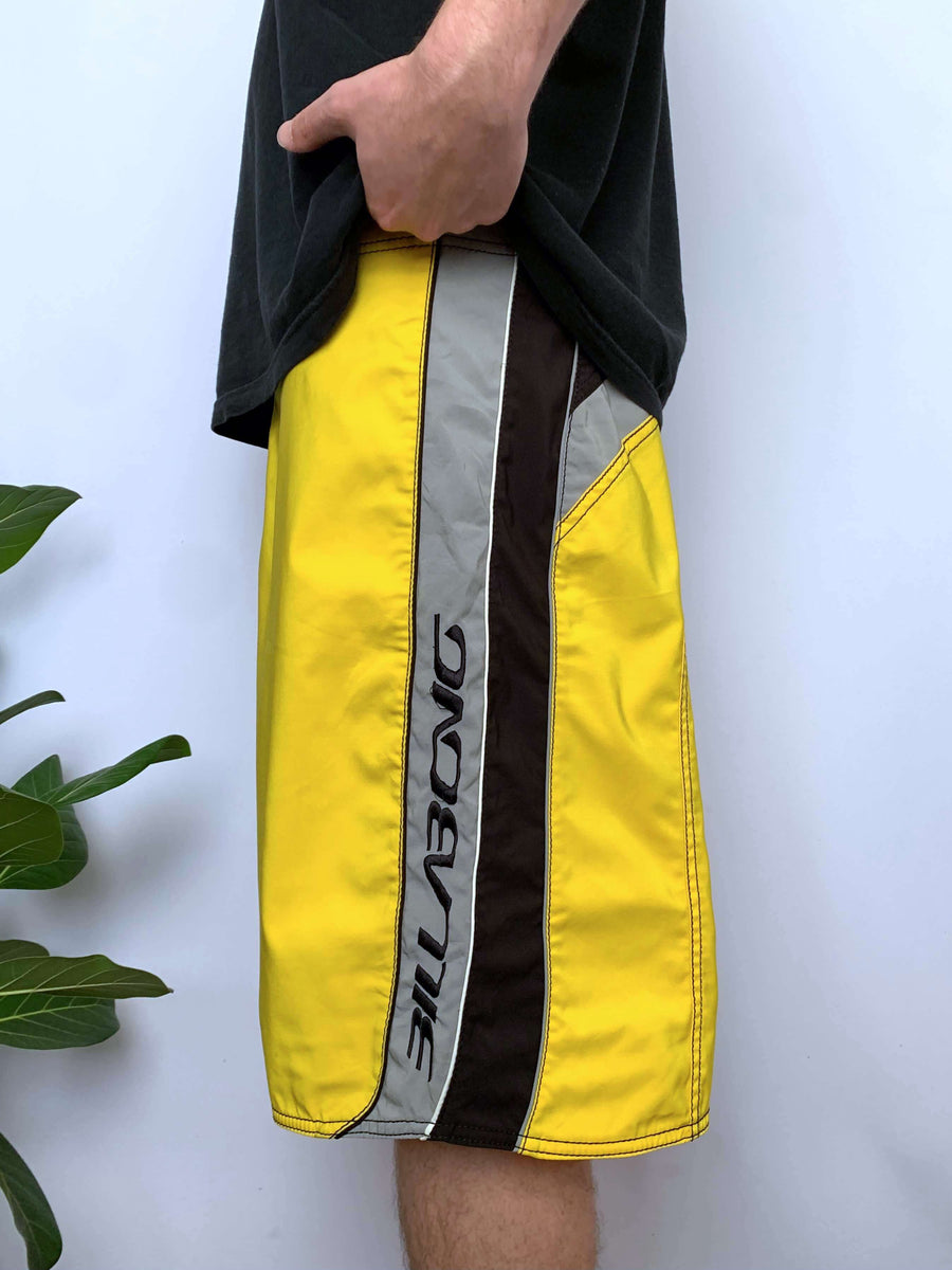 BAGGY Y2K BILLABONG SYSTEMS SPELLOUT BOARDIES - W37