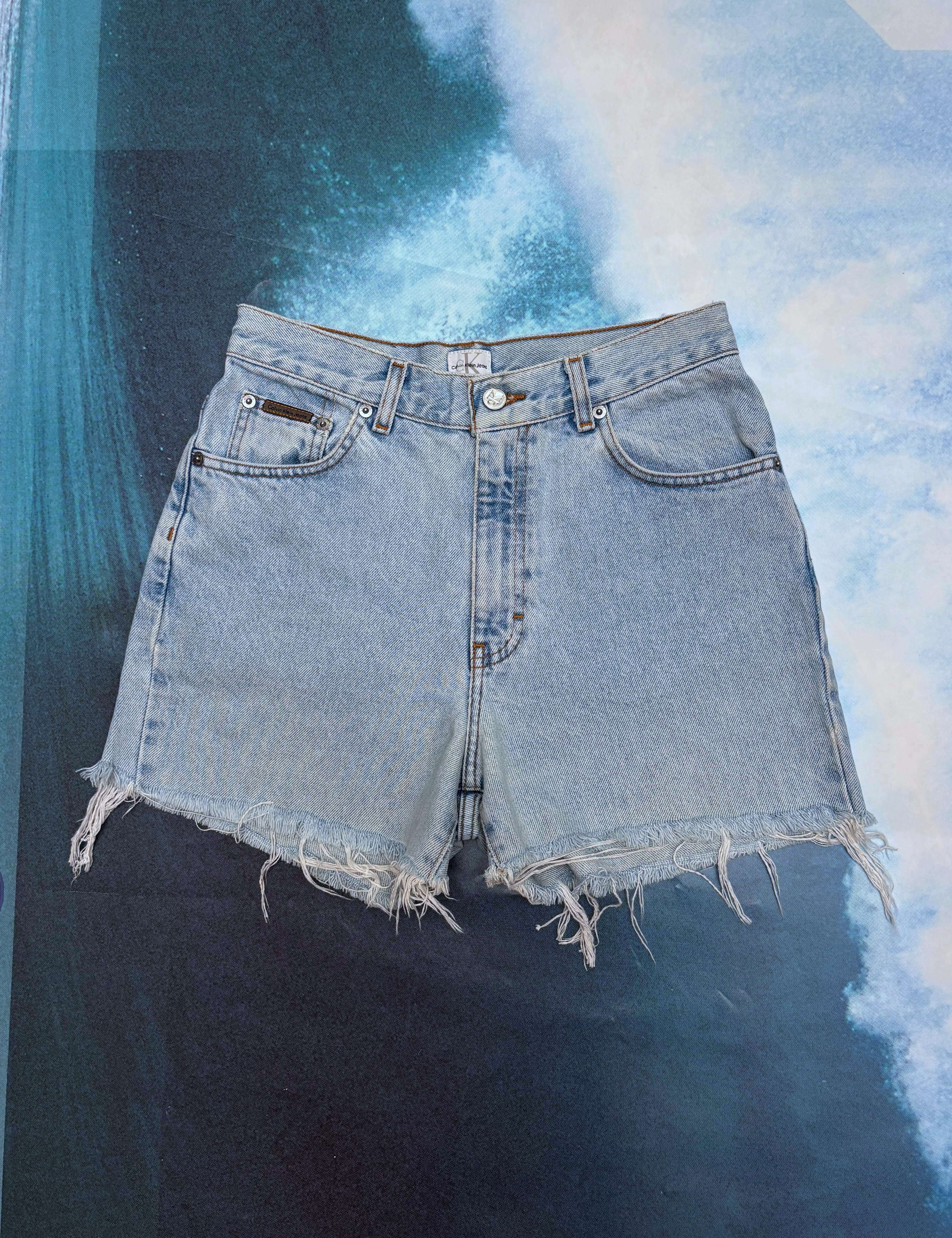 VINTAGE CALVIN KLEIN DENIM SHORTS - W28