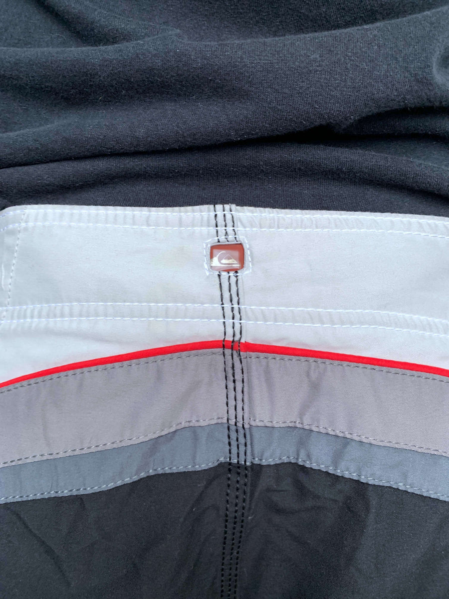 BAGGY Y2K QUIKSILVER BOARDIES - W34/35
