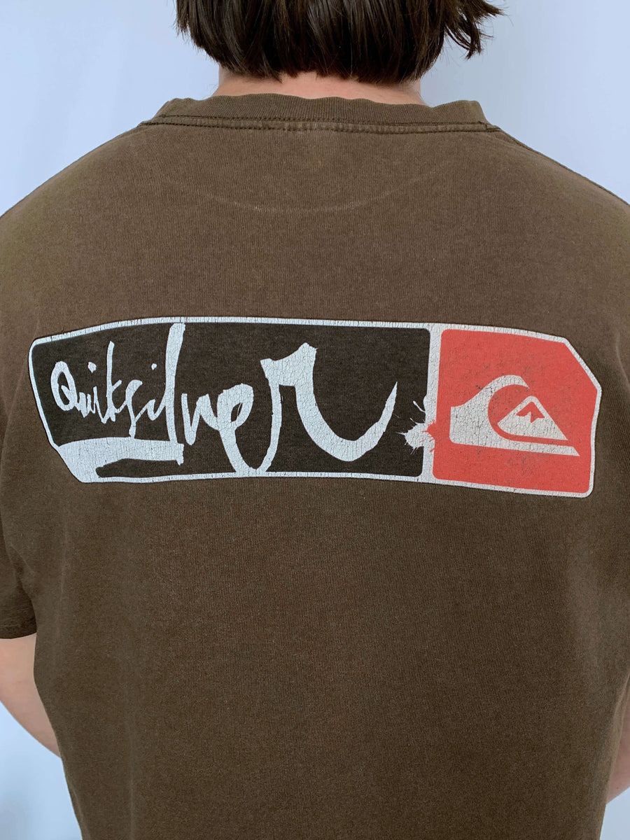 Y2K QUIKSILVER BIG SPELLOUT TEE - L