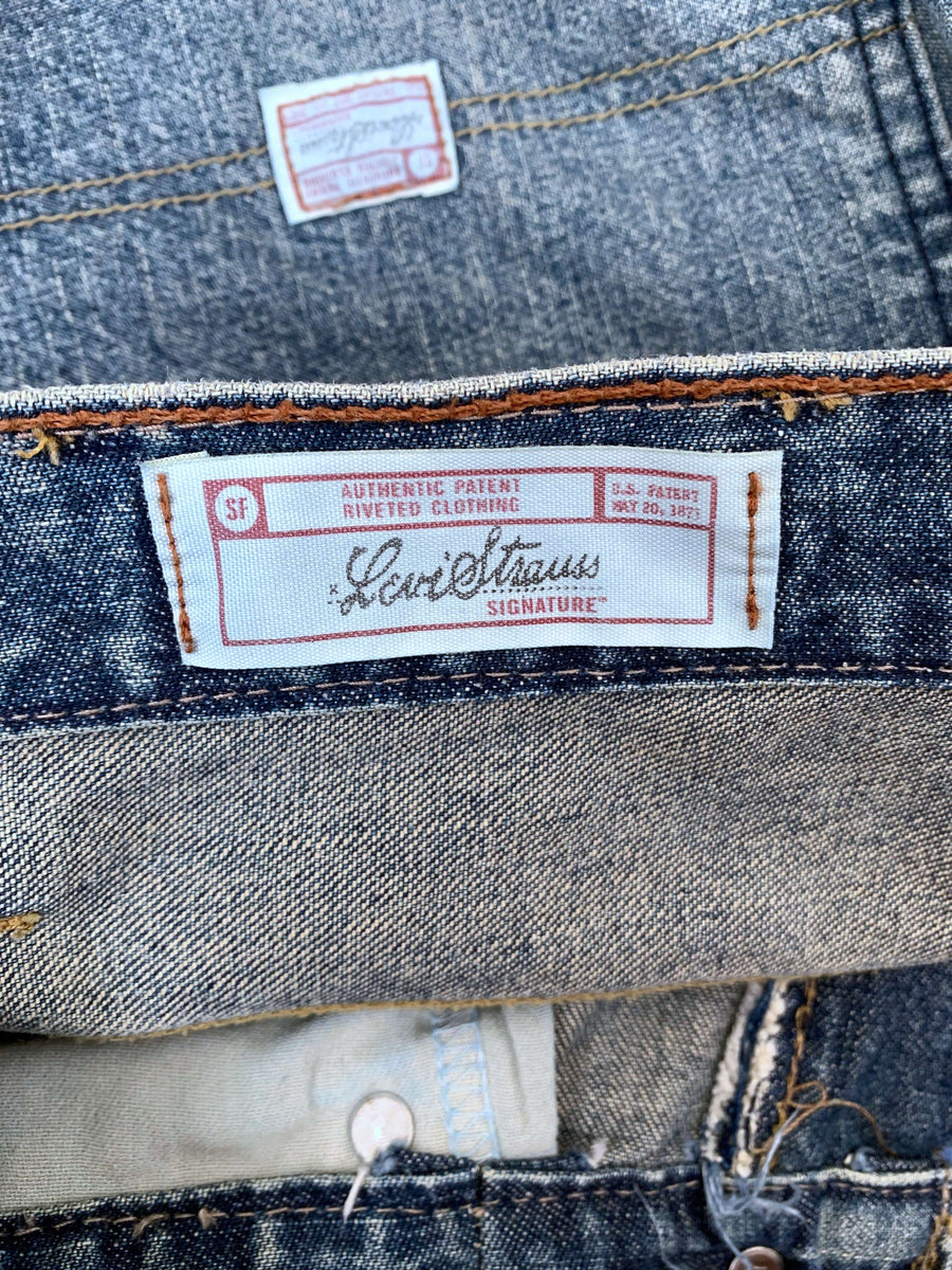 LEVIS SIGNATURE CARPENTER JORTS - W31