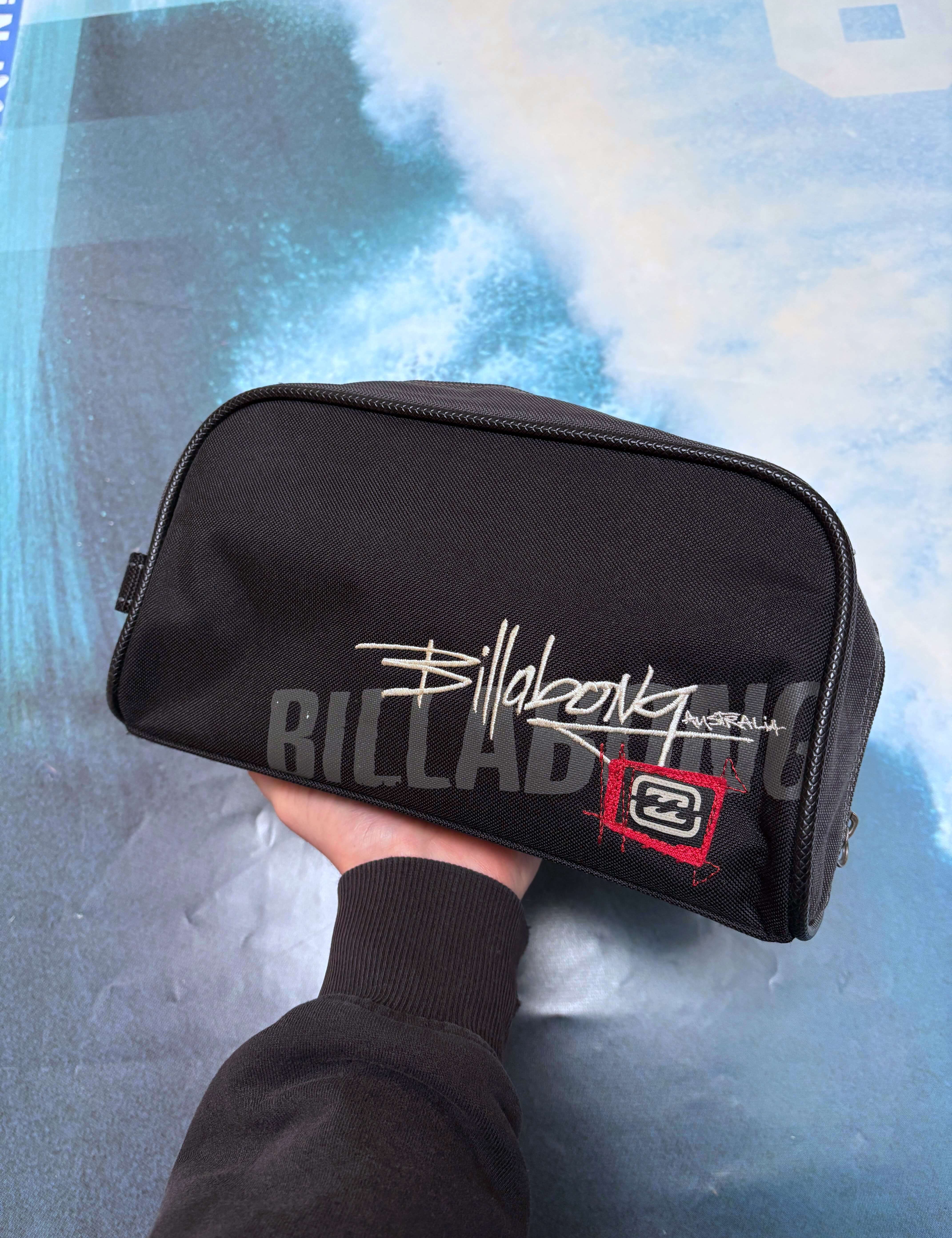 VINTAGE BILLABONG TOILETRY BAG