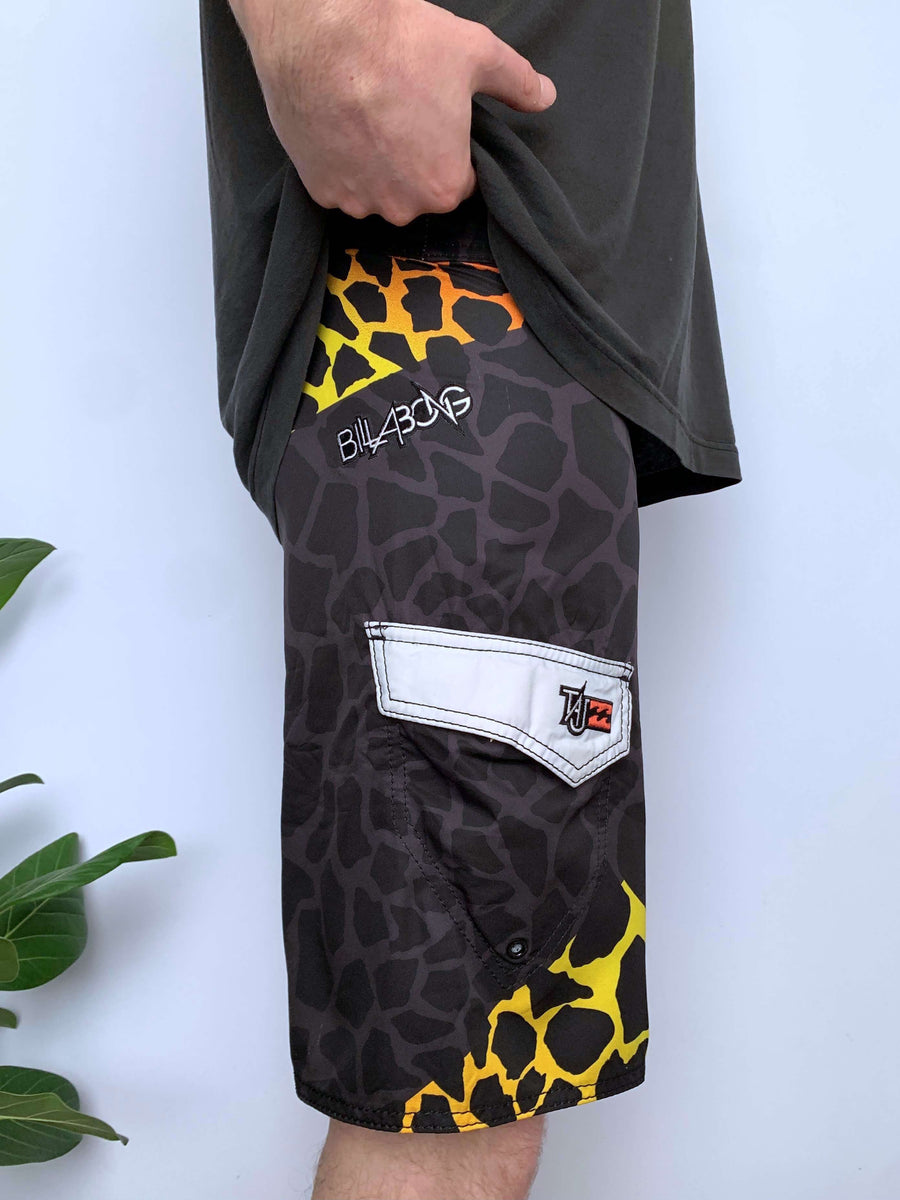 Y2K BILLABONG TAJ BURROW ZERO-GRAVITY BOARDIES - W30