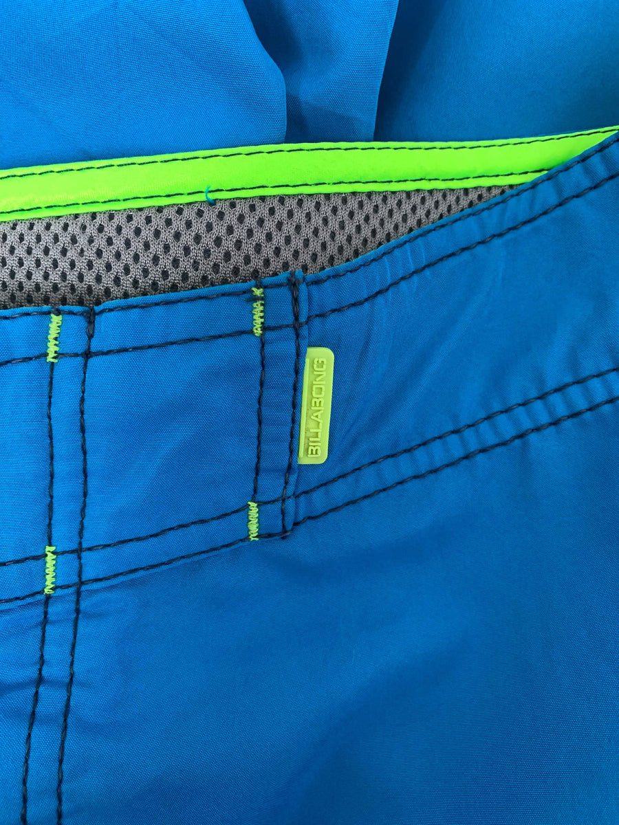 Y2K BILLABONG CARGO POCKET BOARDIES - W33/34