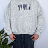 VINTAGE NEW ZEALAND EMBROIDERED CREWNECK - M