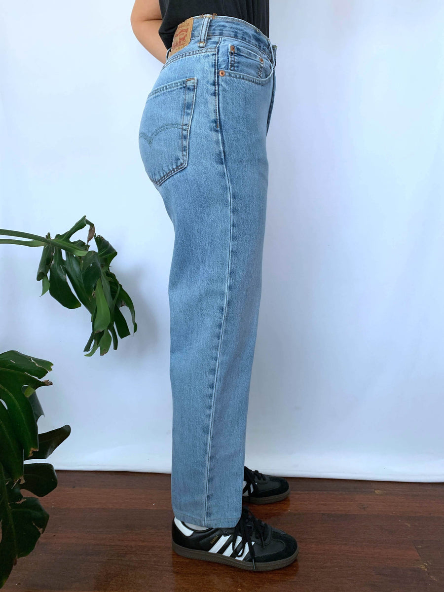 LIGHTWASH LEVIS 550 JEANS - W27