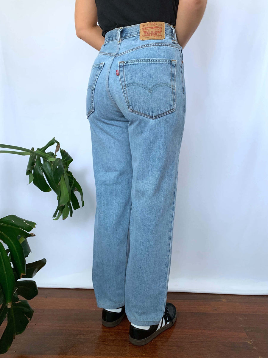 LIGHTWASH LEVIS 550 JEANS - W27