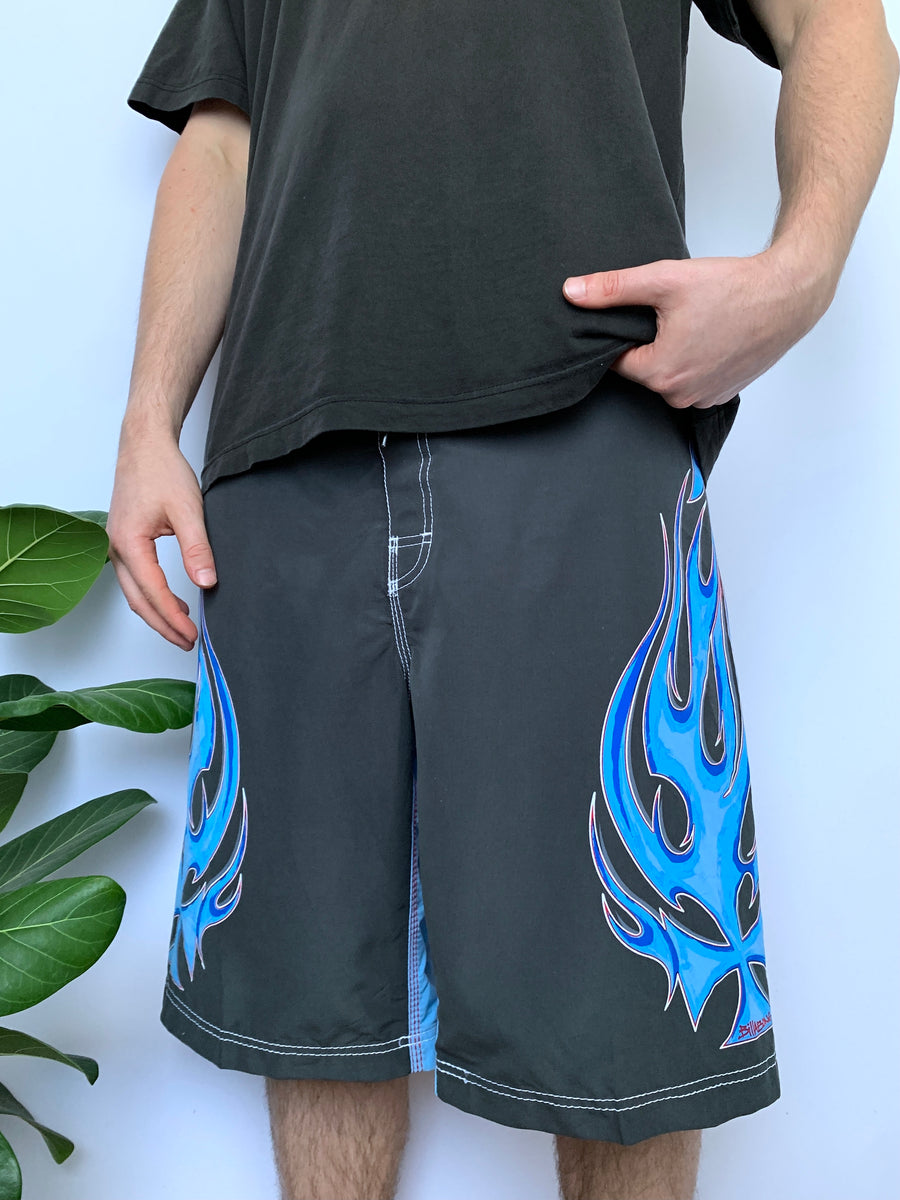RARE Y2K BILLABONG FLAME BOARDIES - W36