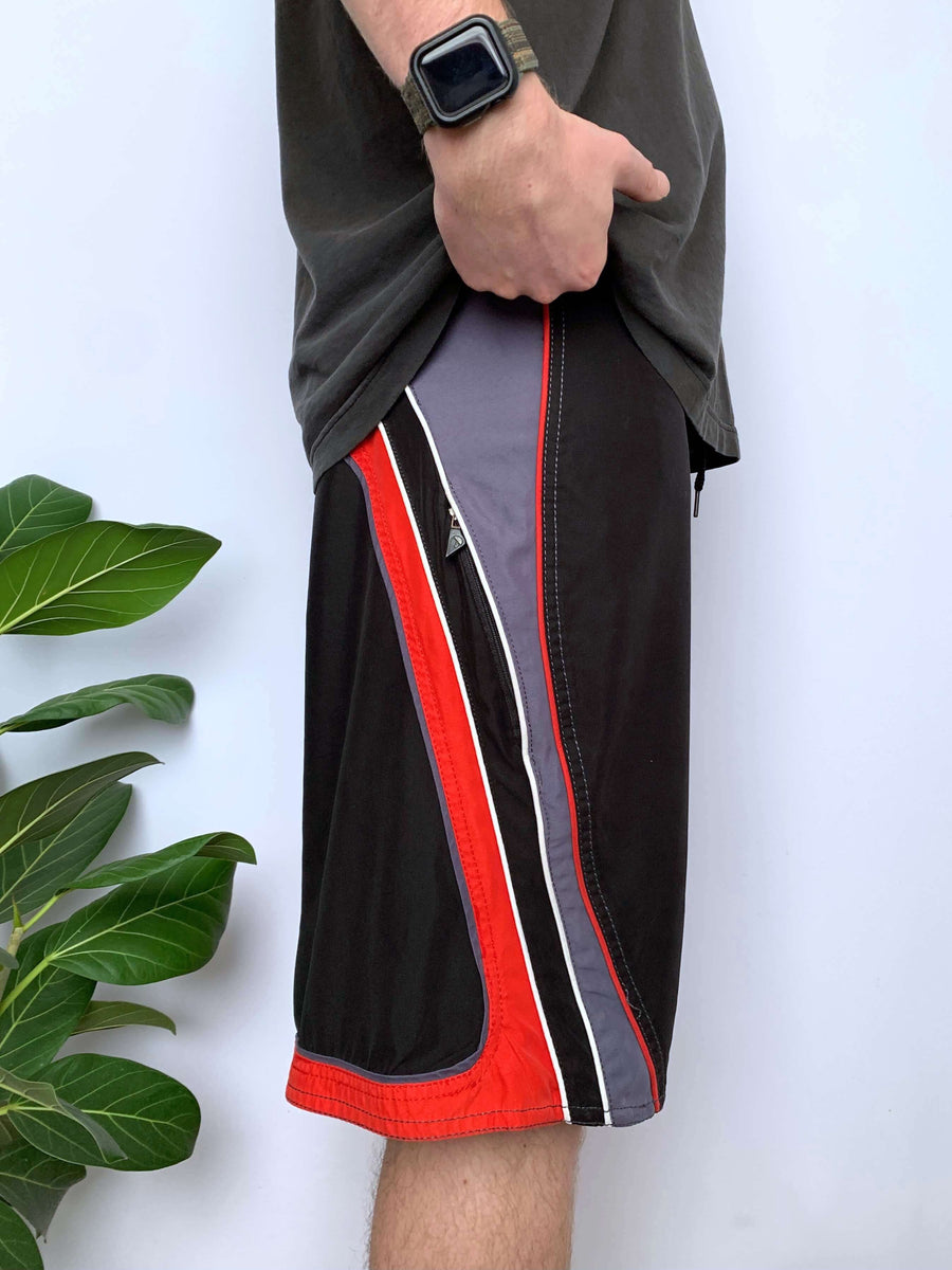 Y2K QUIKSILVER EMBROIDERED SPELLOUT BOARDIES - W32/33