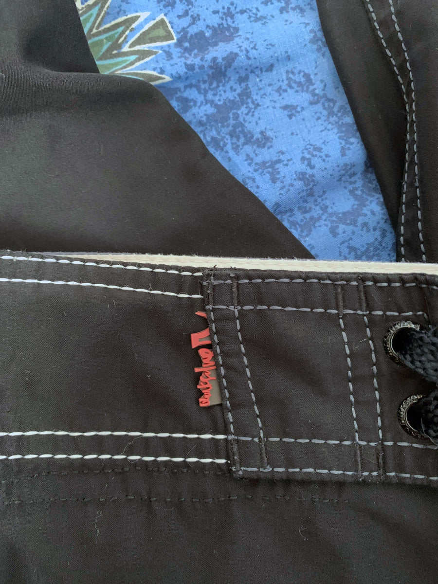 Y2K QUIKSILVER EMBROIDERED SPELLOUT BOARDIES - W32/33