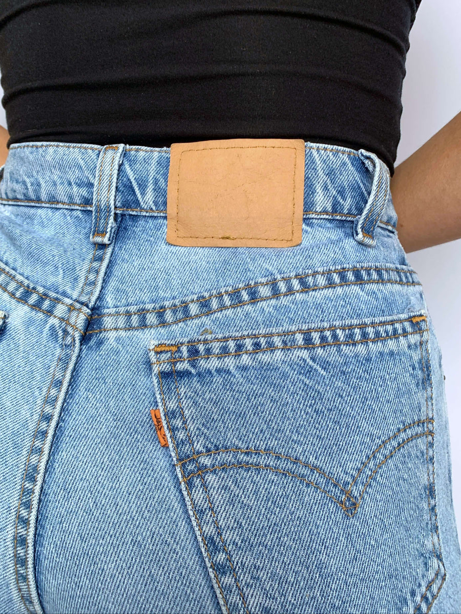 FADED VINTAGE LEVI'S ORANGE TAB JORTS - W27