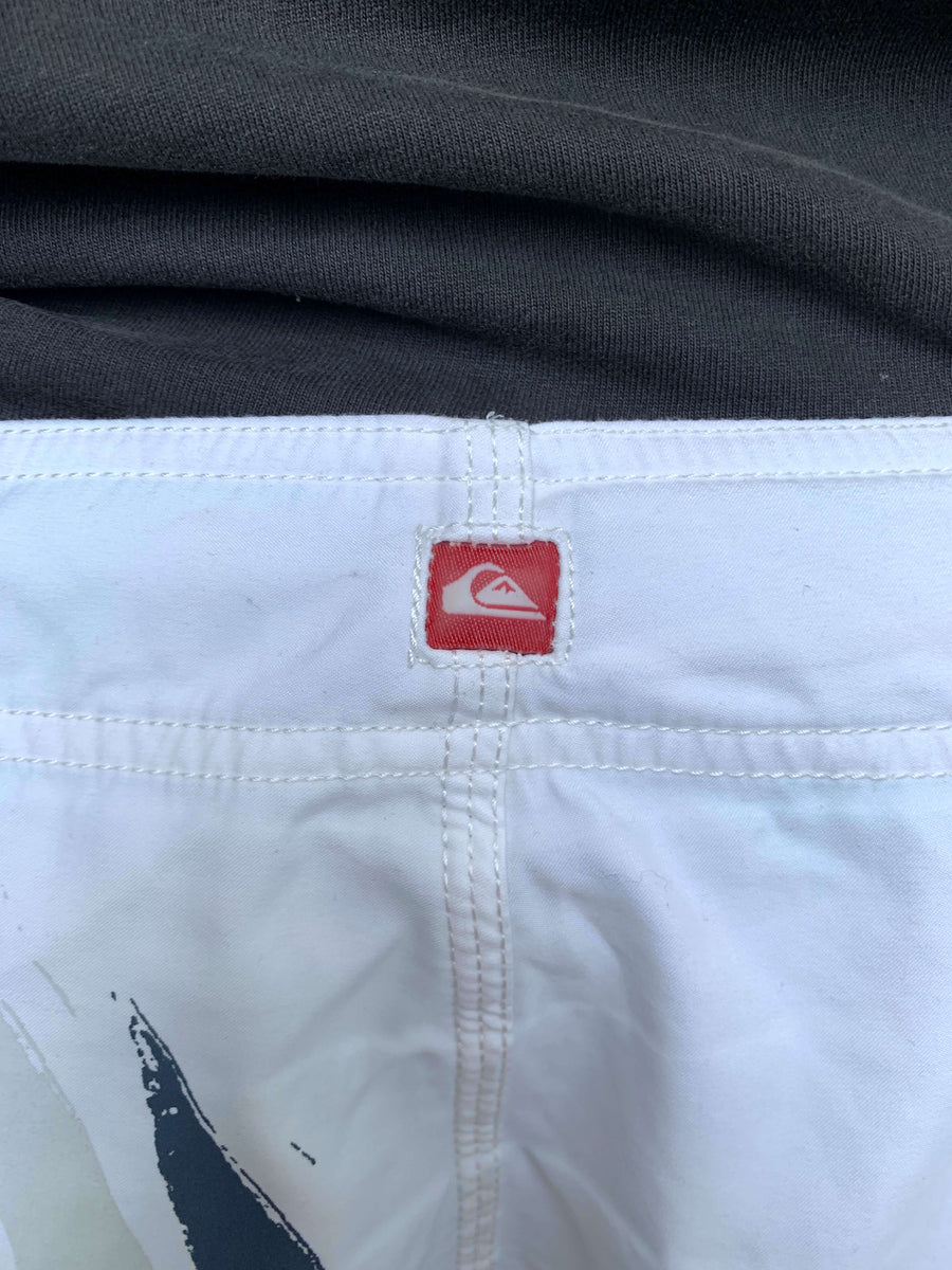 Y2K QUIKSILVER BIG SPELLOUT BOARDIES - W35/36