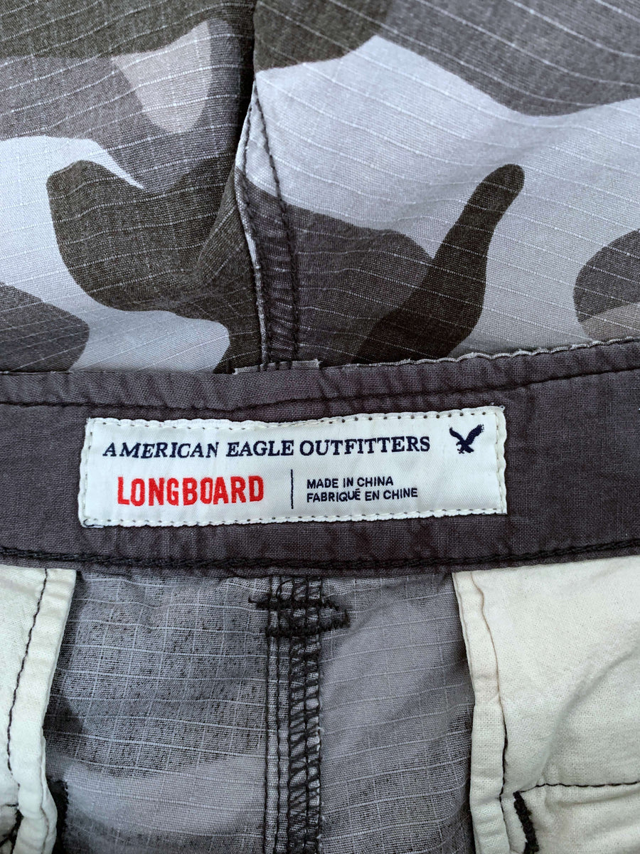 VINTAGE CAMO AMERICAN EAGLE CARGO SHORTS - W36