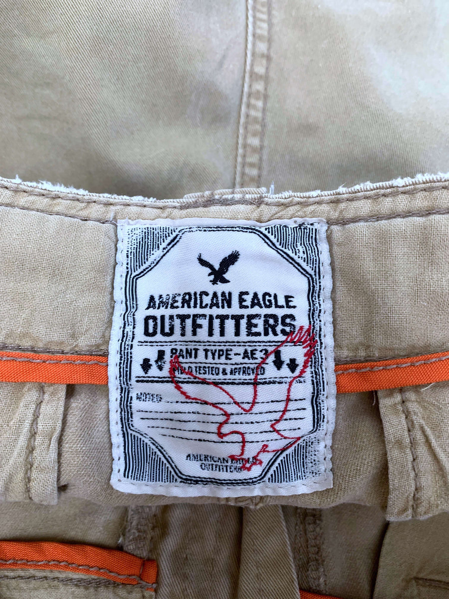 BAGGY VINTAGE AMERICAN EAGLE CARGO SHORTS - W35