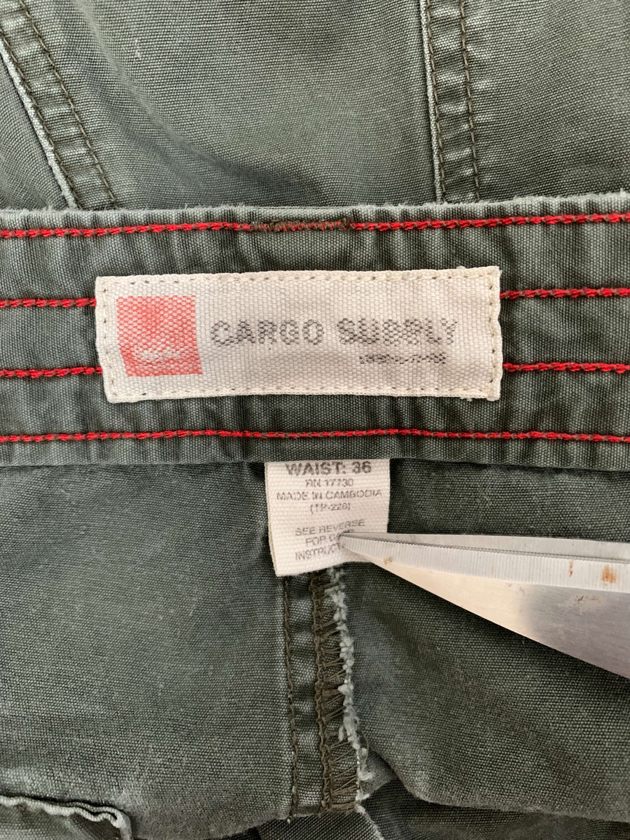 BAGGY VINTAGE MOSSIMO DOUBLE-KNEE CARGO SHORTS - W37