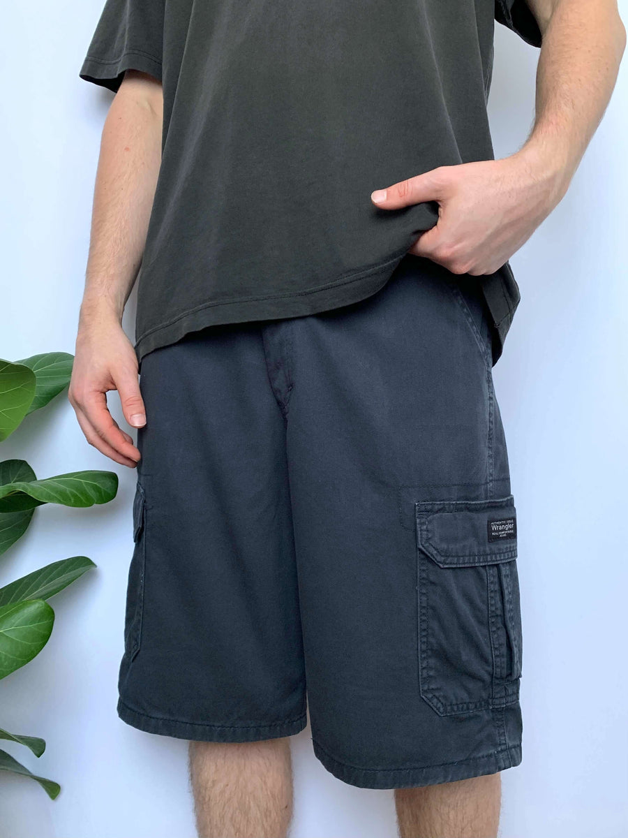 CLASSIC BAGGY WRANGLER CARGO SHORTS - W32
