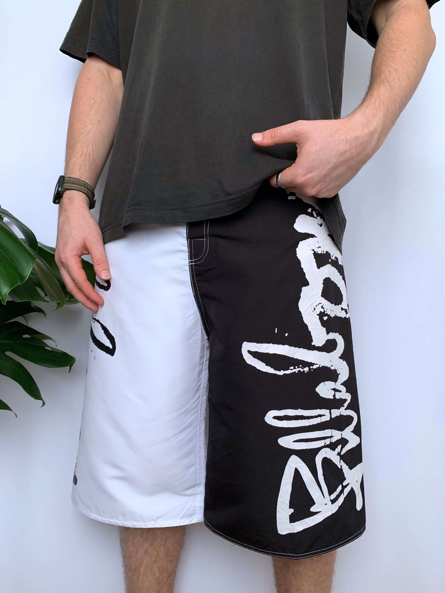 Y2K BILLABONG TWO-TONE SPELLOUT BOARDIES - W37