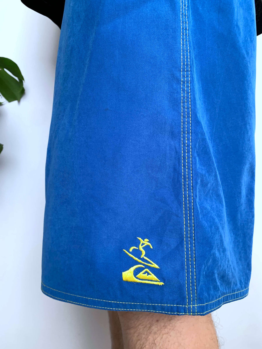 VINTAGE QUIKSILVER CARGO POCKET BOARDIES - W33/34