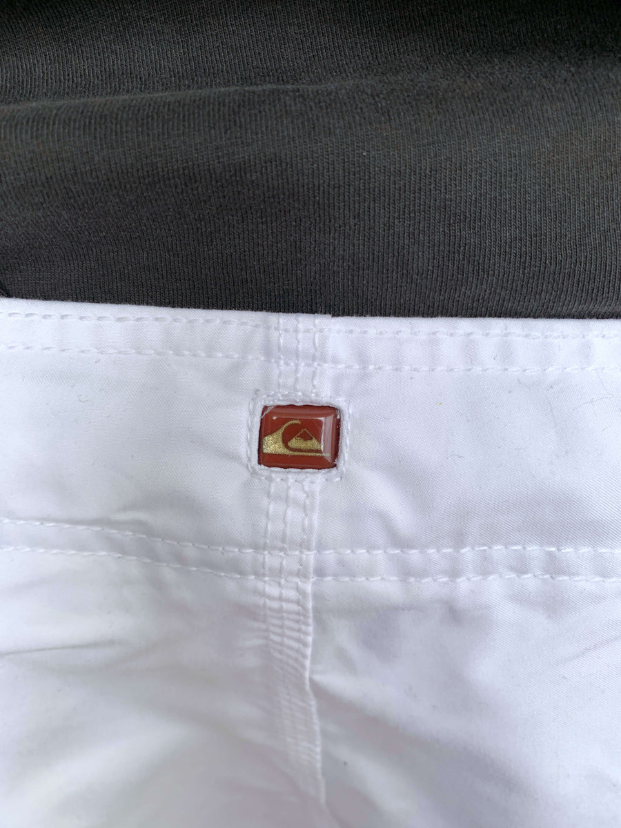 BAGGY Y2K QUIKSILVER BIG SPELLOUT BOARDIES - W36/37