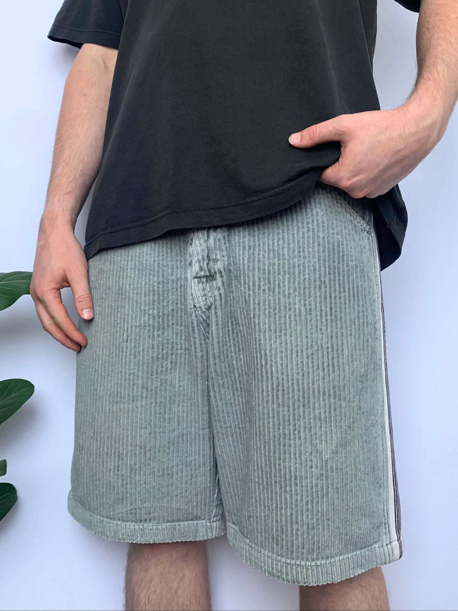 RARE 90S BILLABONG JUMBO CORD SHORTS - W31/32