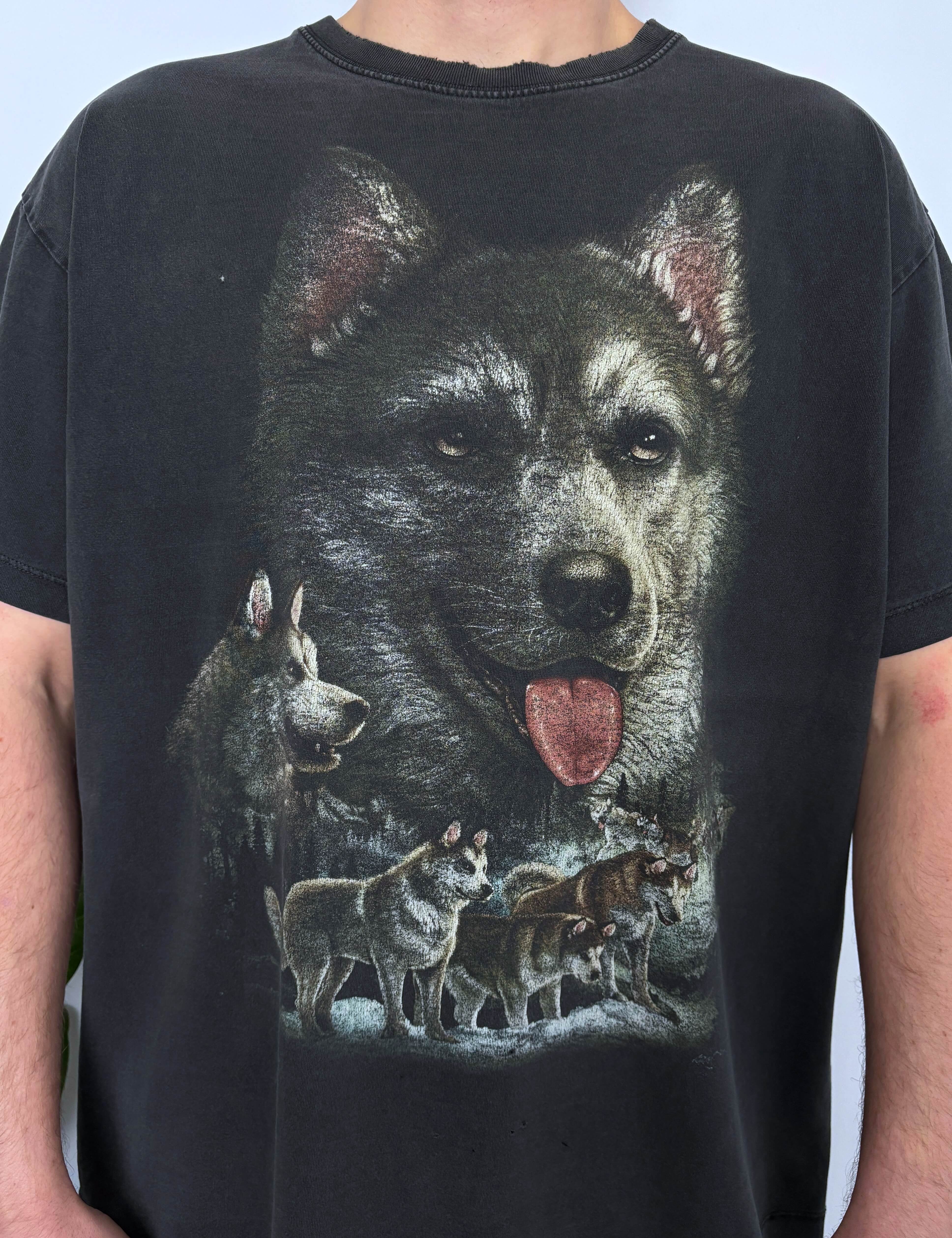 THICK FADED VINTAGE WOLVES TEE - L/XL